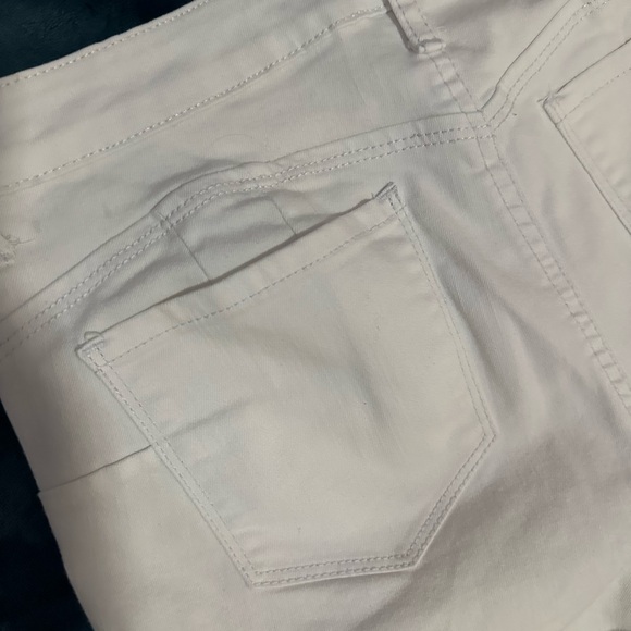 Wax Jean Women's White Jean Shorts - Picture 4 of 6